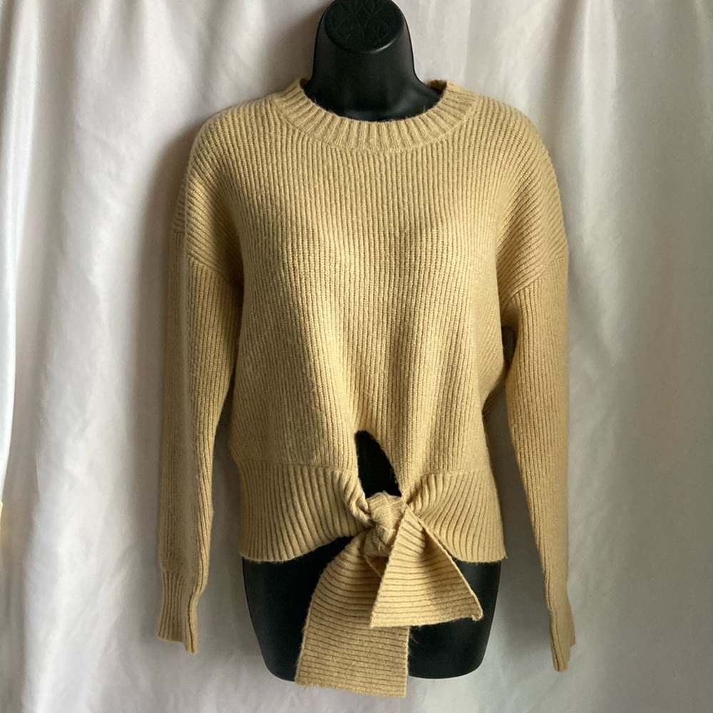 Fashion Crew Neck Knit Sweater Size Medium